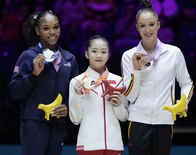 祝贺！韦筱圆蝉联世锦赛女子高低杠冠军- 区局动态- 广西壮族自治区体育 