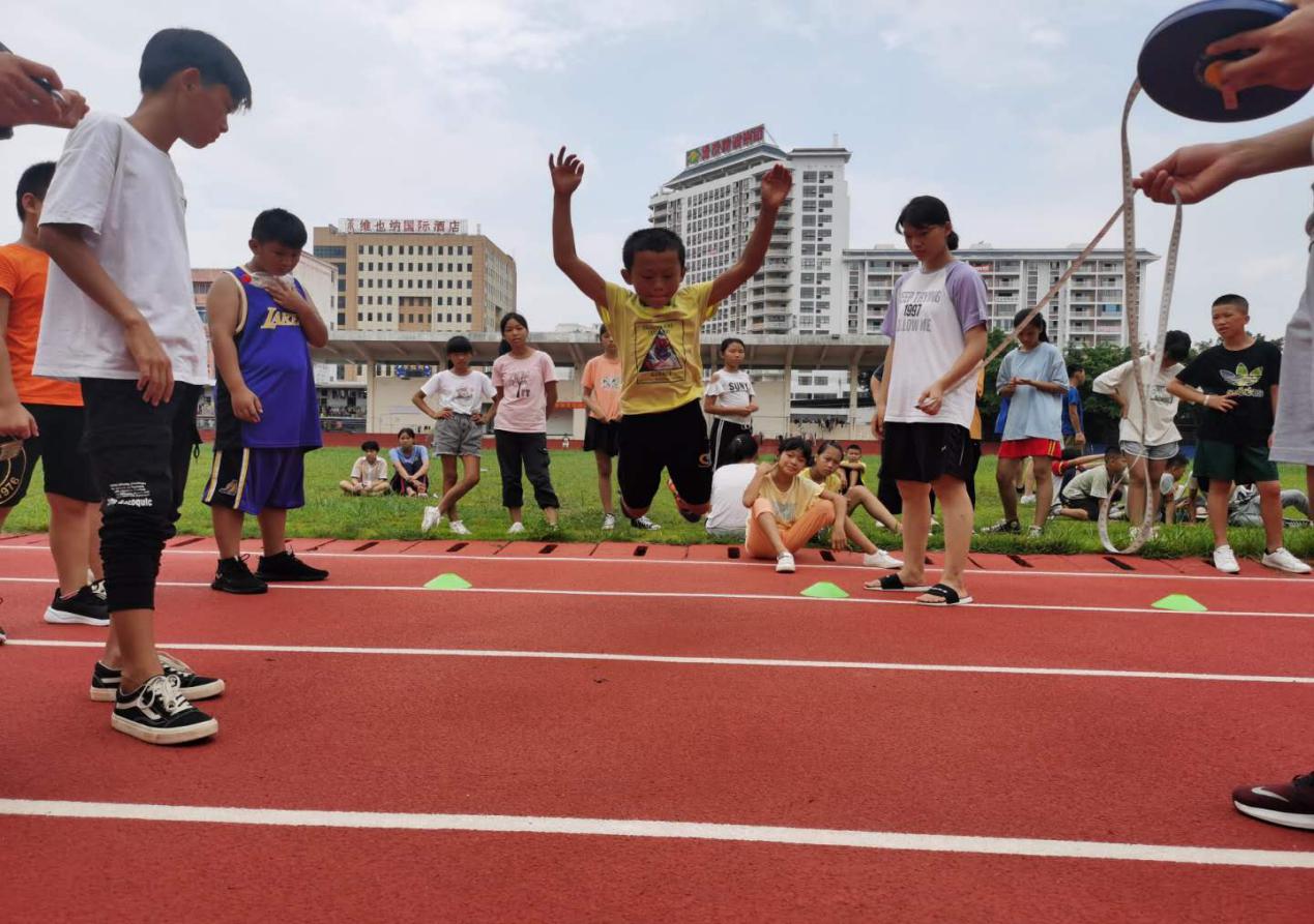 2020年贺州市体育运动学校开展新生集训,测试工作